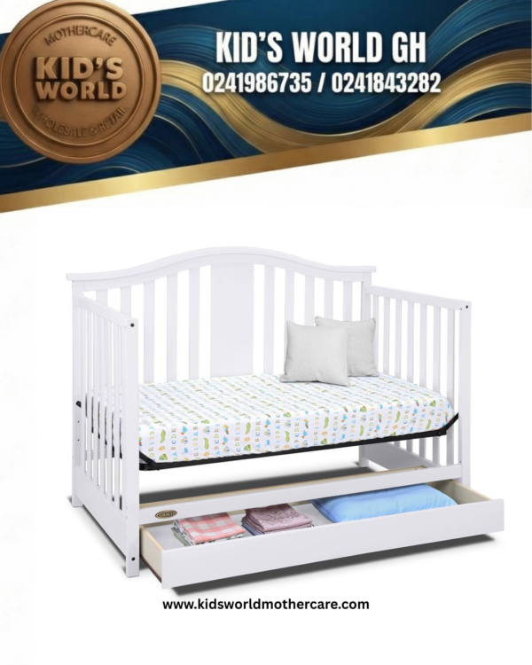 Graco Solano 4-in-1 Convertible Baby Crib with Drawer